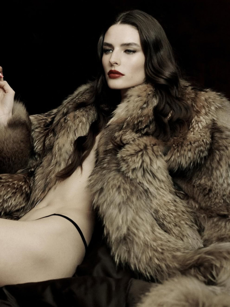 Photo of model Libby Taverner - ID 726221