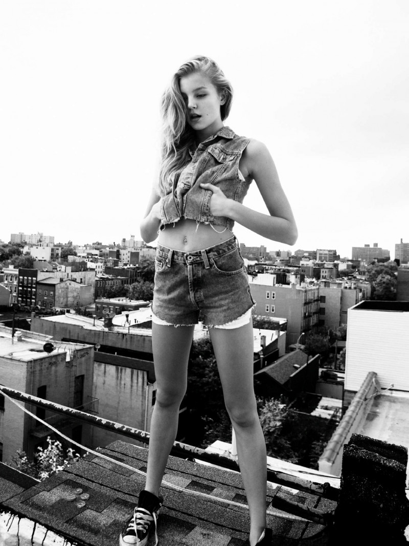 Photo of fashion model Rachel Hilbert - ID 497932 | Models | The FMD