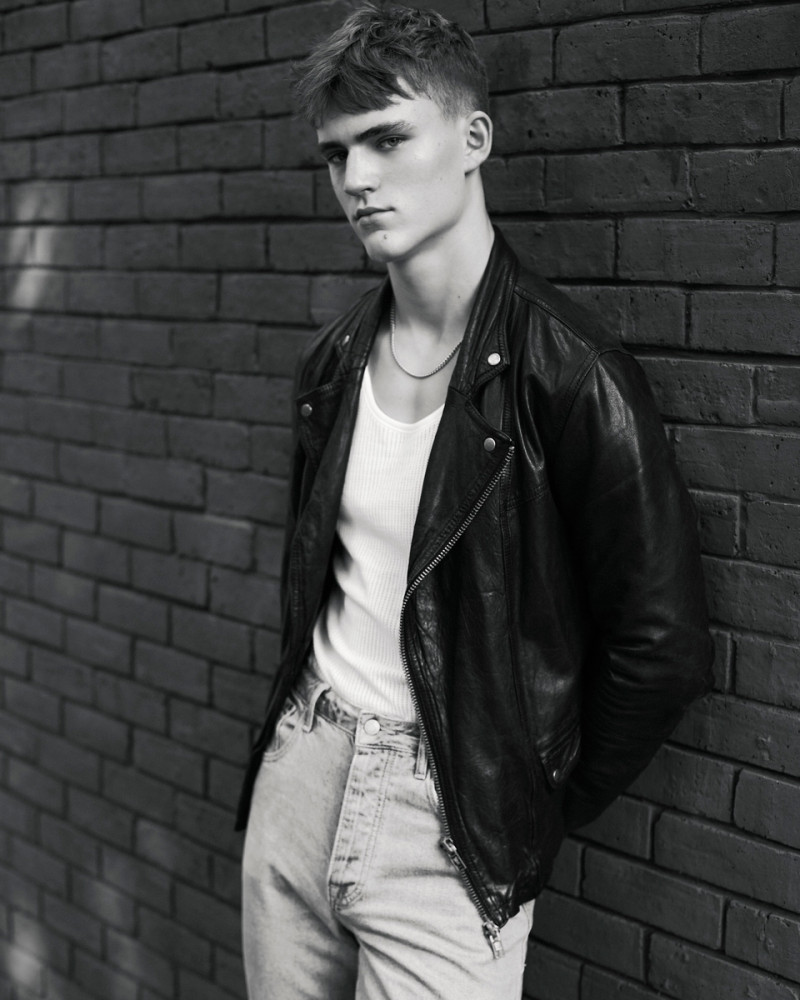 Photo of model Freddie Brosnan - ID 726937