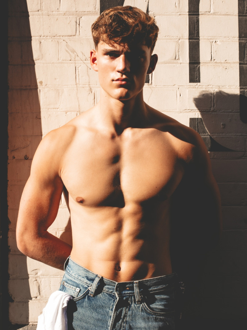 Photo of model Freddie Brosnan - ID 726942