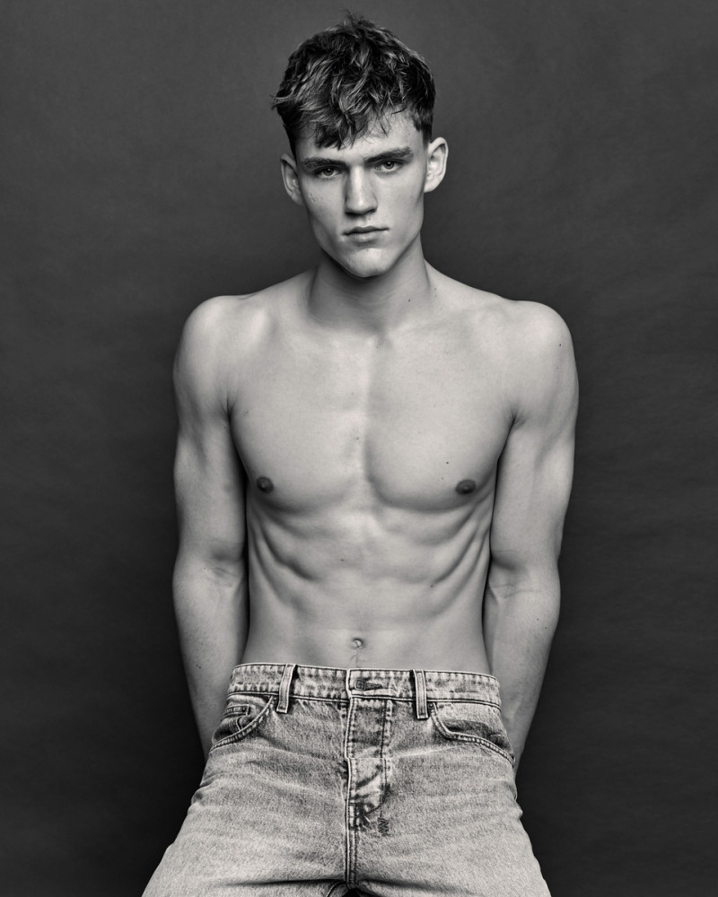 Photo of model Freddie Brosnan - ID 726948