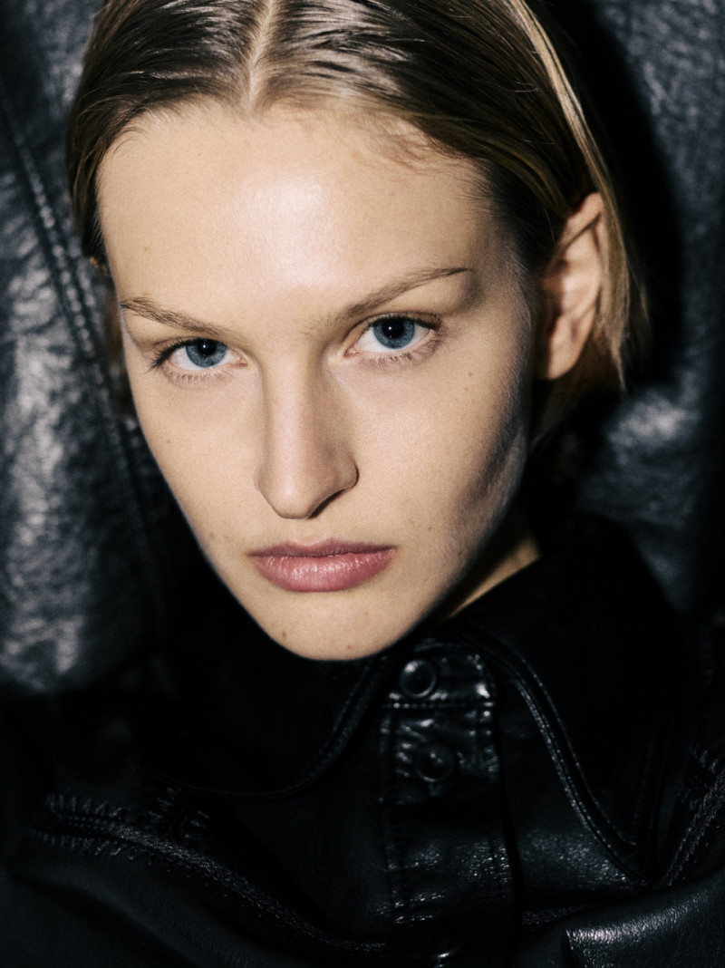Photo of model Isabel Thuma - ID 727257