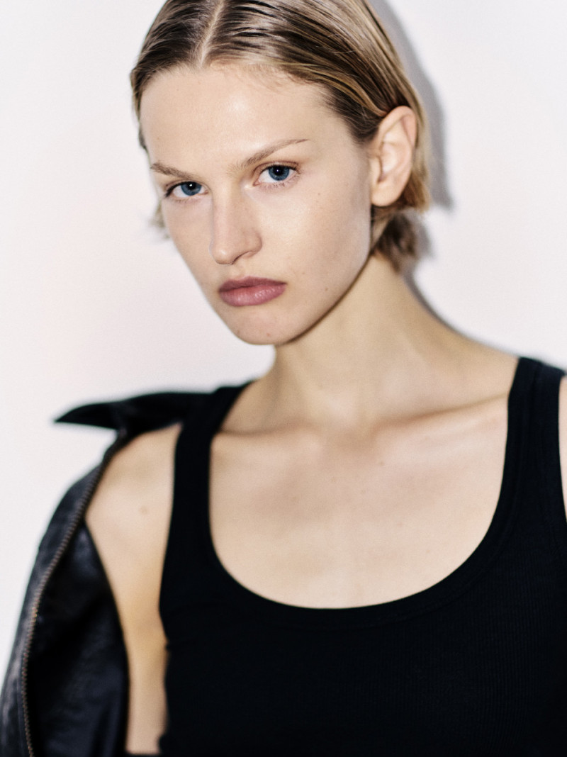 Photo of model Isabel Thuma - ID 727266