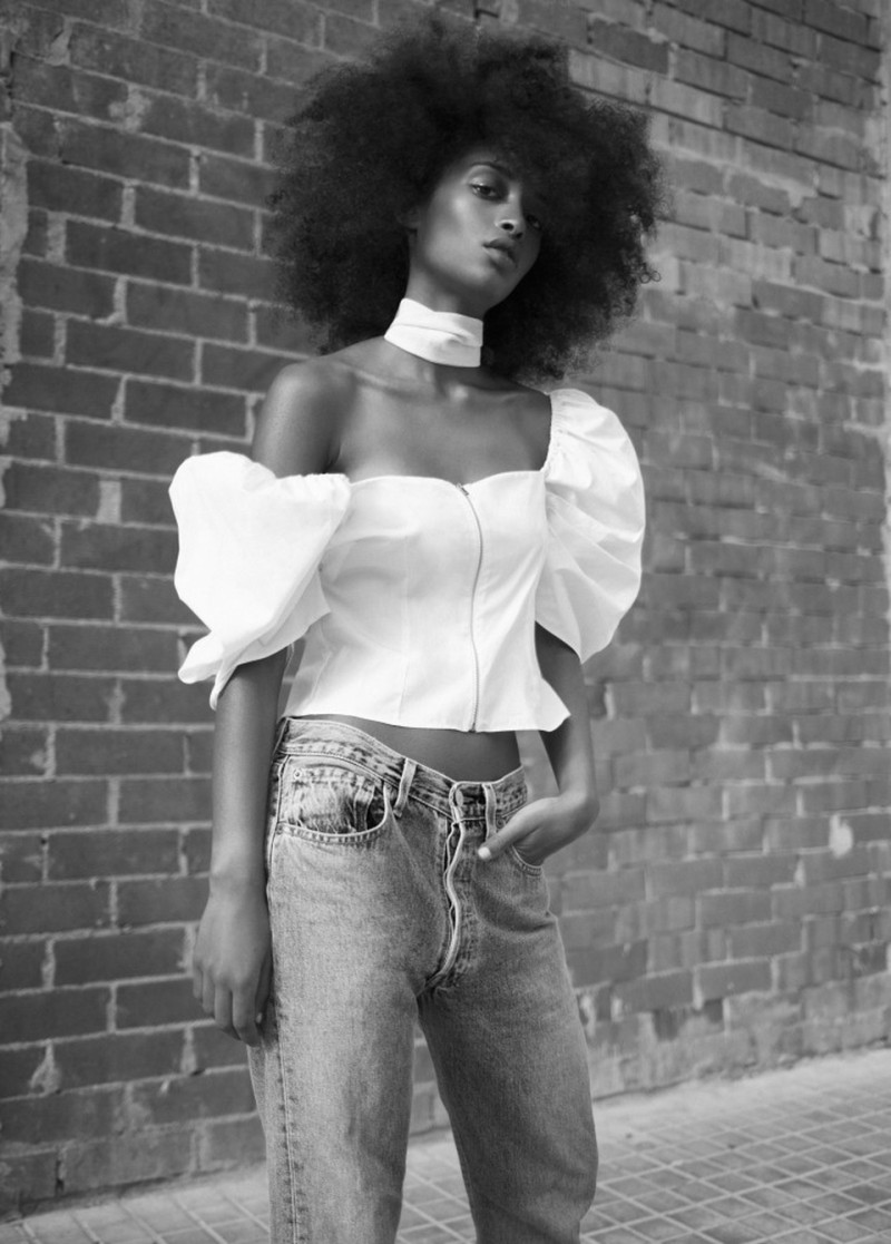 Photo of model Amy Sarr - ID 727804