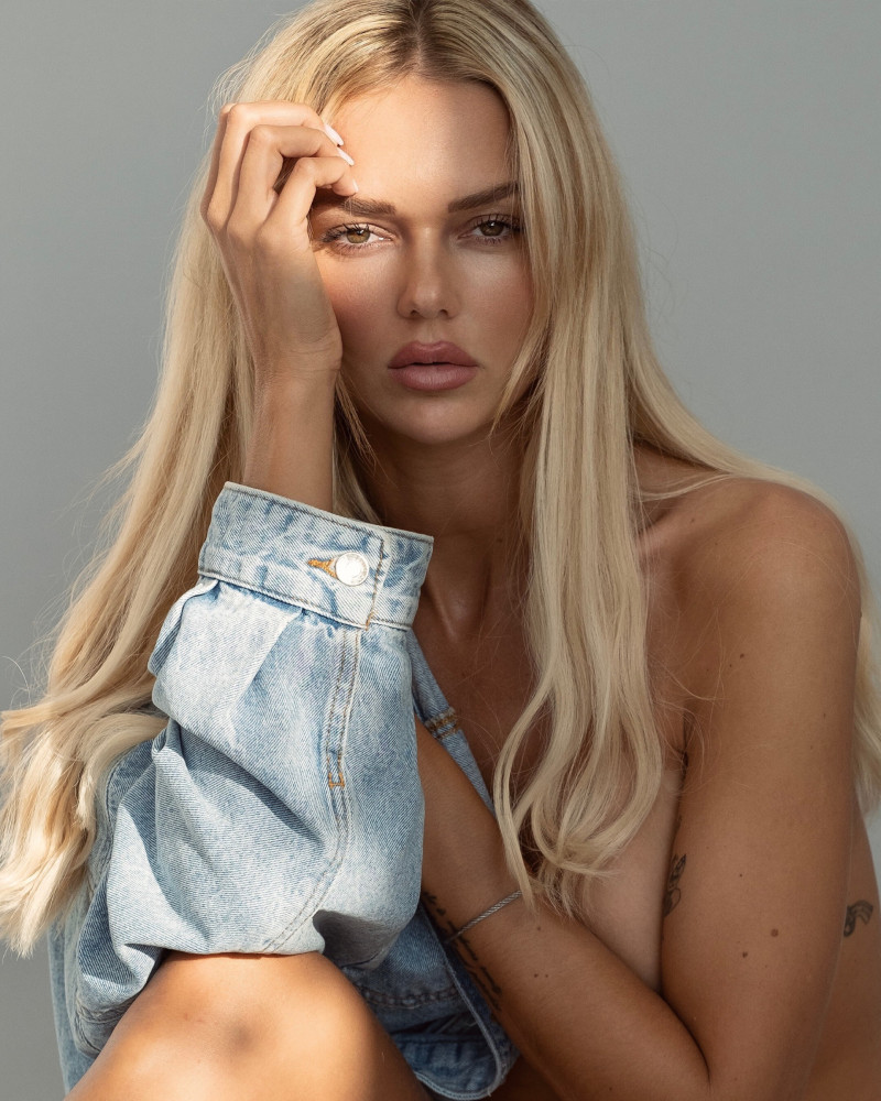 Photo of model Anouchka Lou - ID 728689