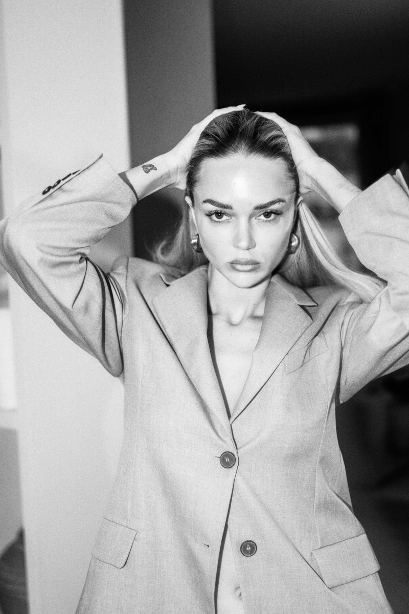Photo of model Anouchka Lou - ID 728714