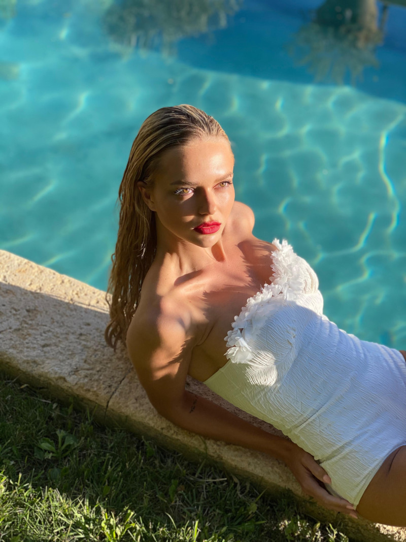 Photo of model Anouchka Lou - ID 728764