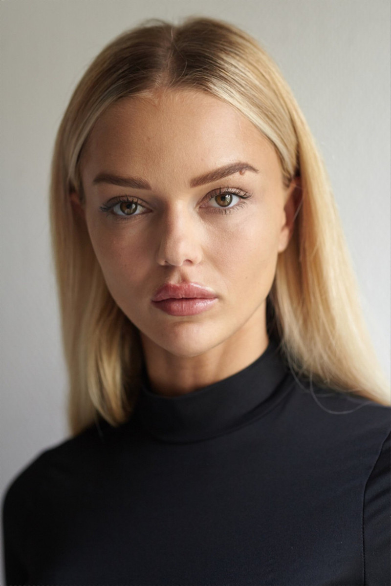Photo of model Anouchka Lou - ID 728781