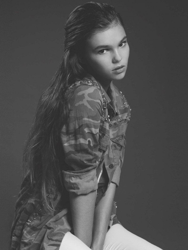Photo of model Nika Miklikova - ID 498088