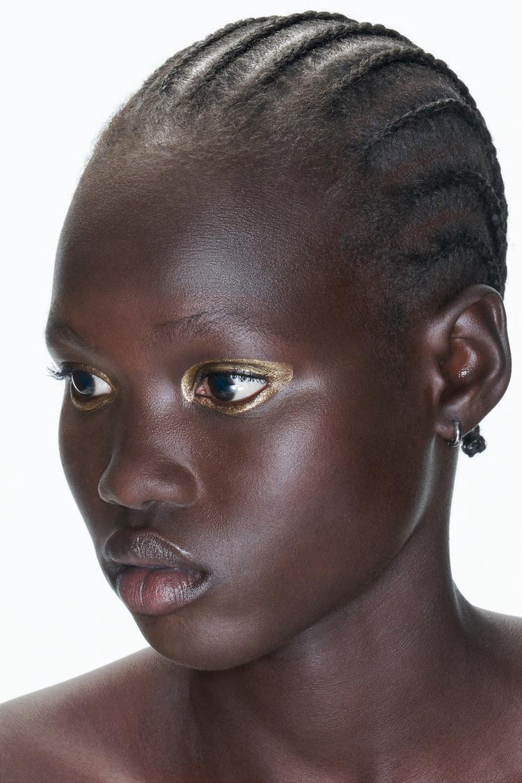Photo of model Nyaboth Lothbor - ID 730115