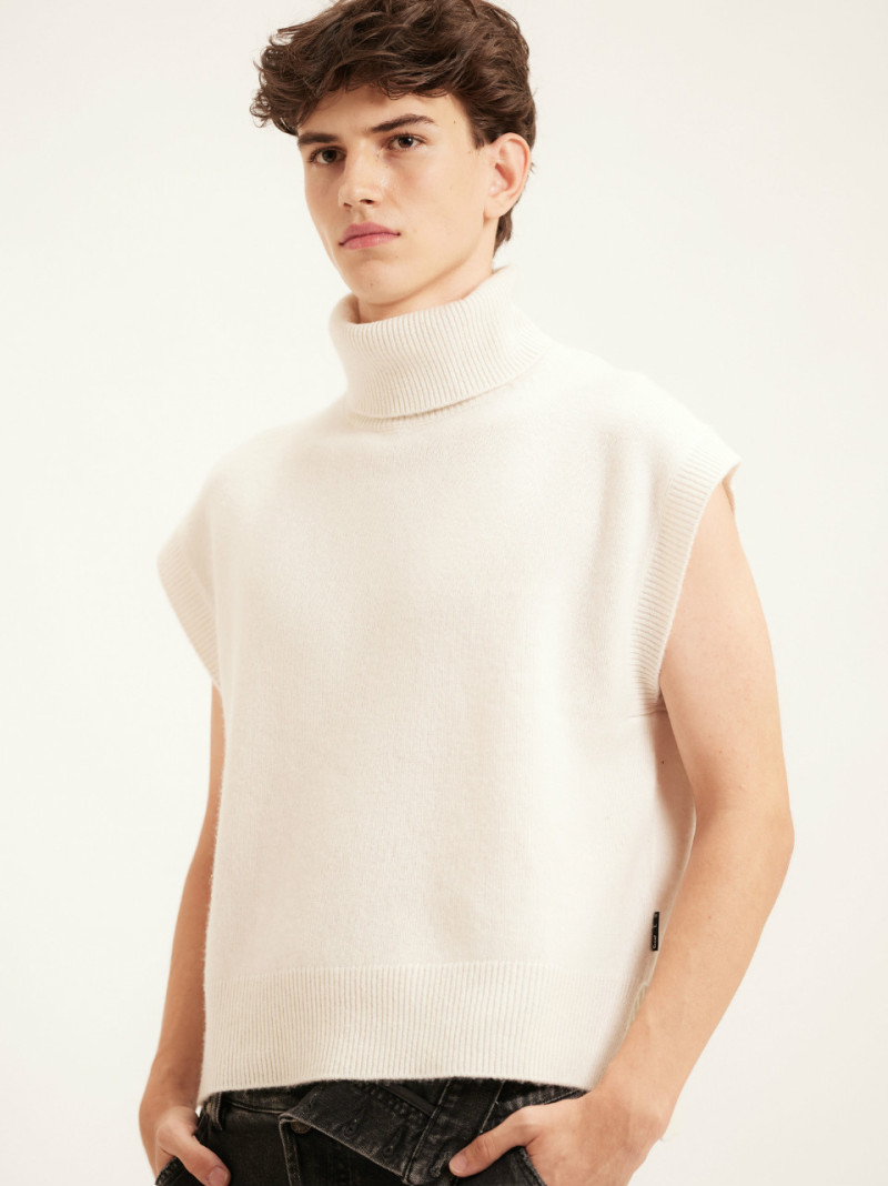 Photo of model Julian Silvester - ID 730202