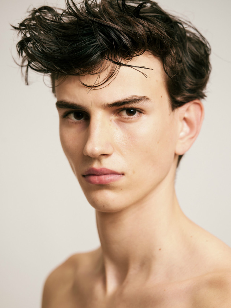 Photo of model Julian Silvester - ID 730206