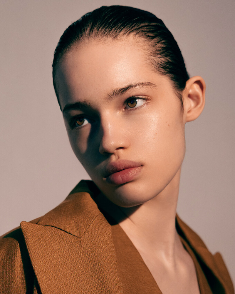 Photo of model Nora van der Tuin - ID 730289