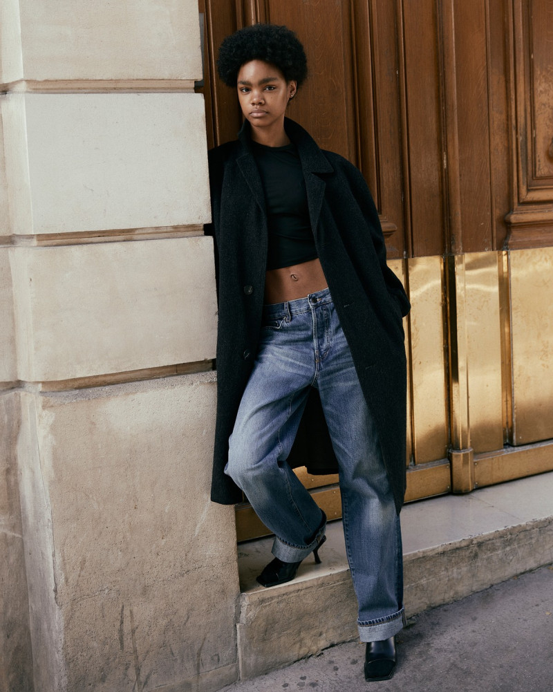 Photo of model Alexa Carmona - ID 732094