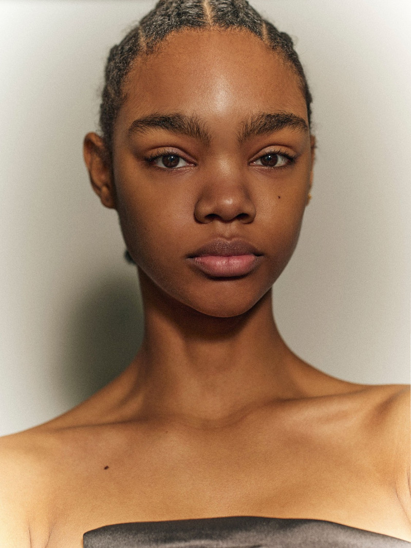 Photo of model Alexa Carmona - ID 732100