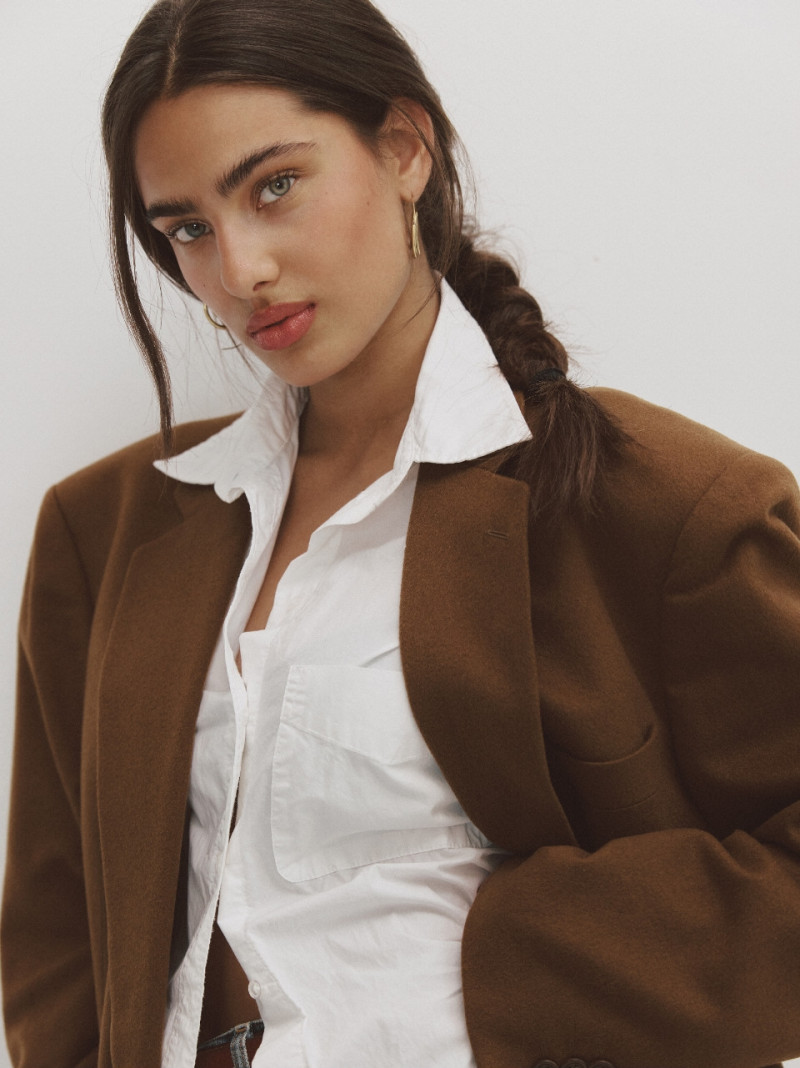 Photo of model Noemi Hewaliyanage - ID 732513