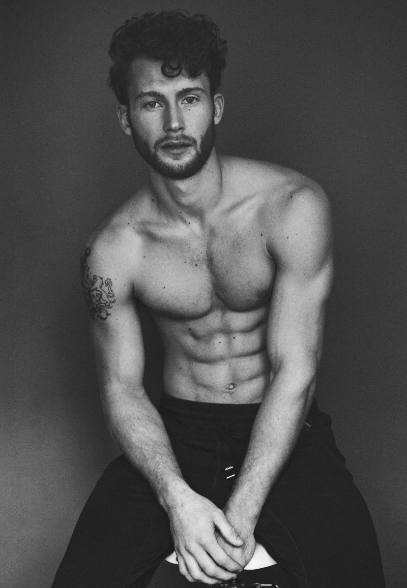 Photo of model Sebastian Lund - ID 734319