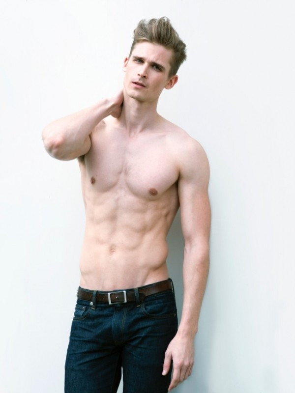 Photo of model Lowell Tautchin - ID 734410