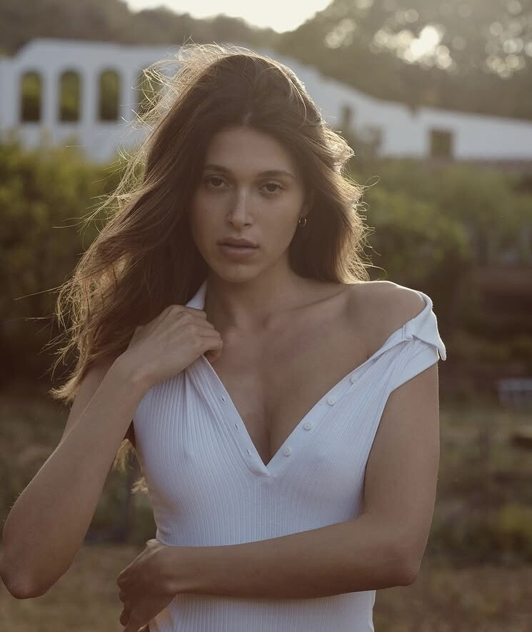 Photo of model Nuria Oliu Sanchez - ID 735208