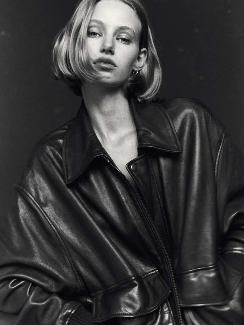 Photo of model Chimene Delrock - ID 736913
