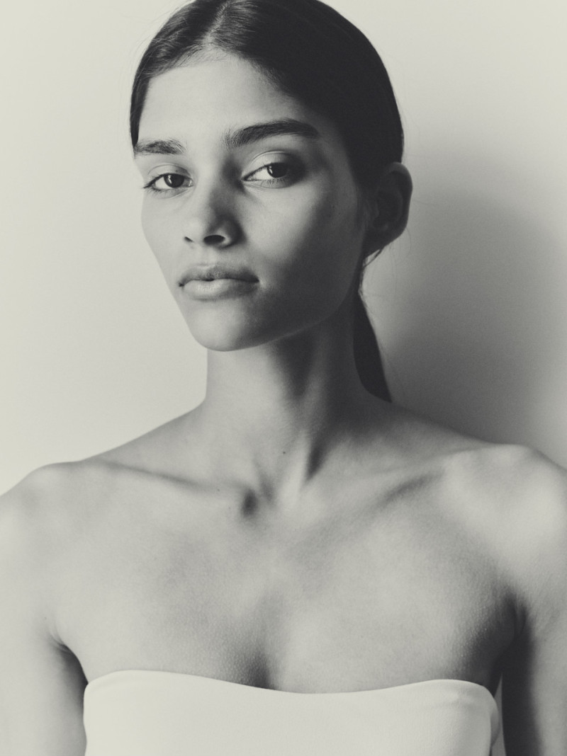Photo of model Elina Gunawardena - ID 737676