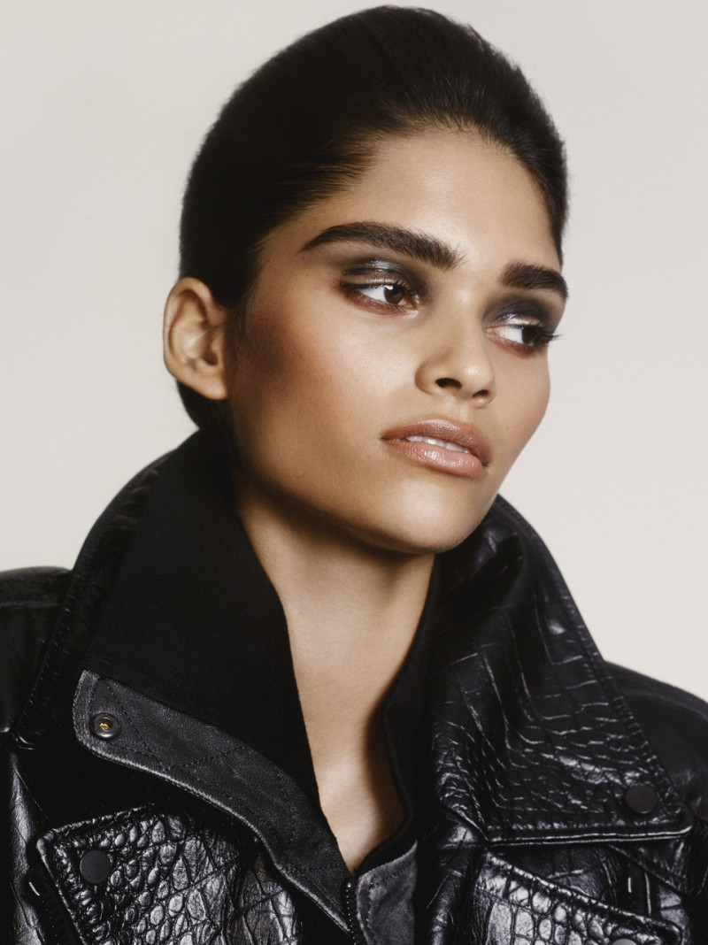 Photo of model Elina Gunawardena - ID 737682