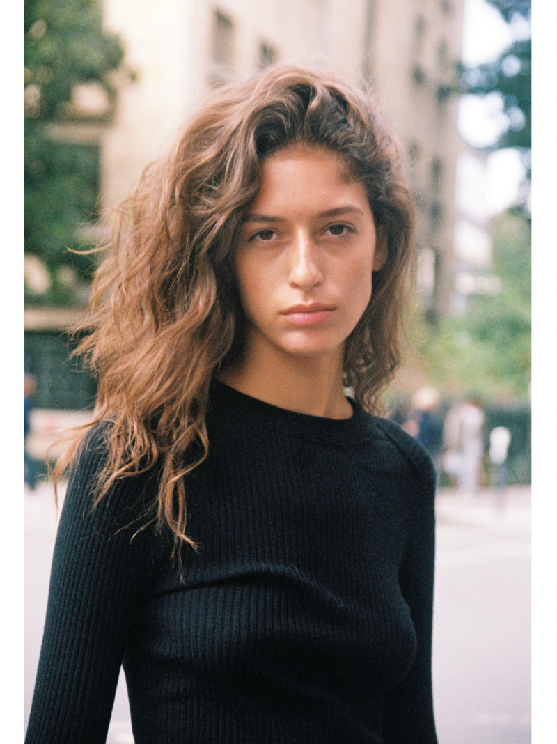 Photo of model Serena Sefyan - ID 737856