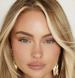 Yasmin Bennett Amelia