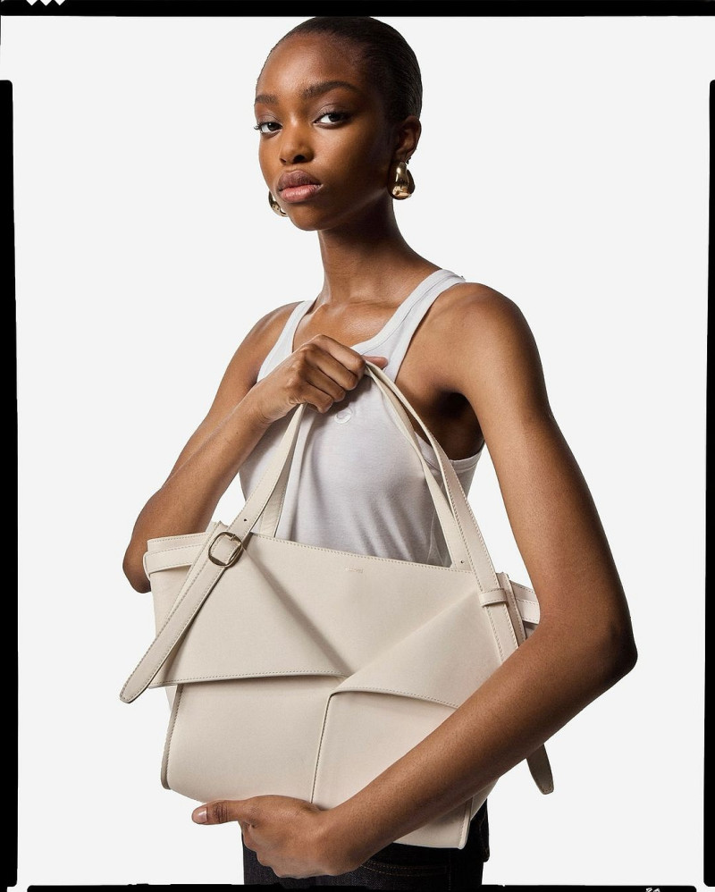 Photo of model Rey Sandra Layo - ID 740833