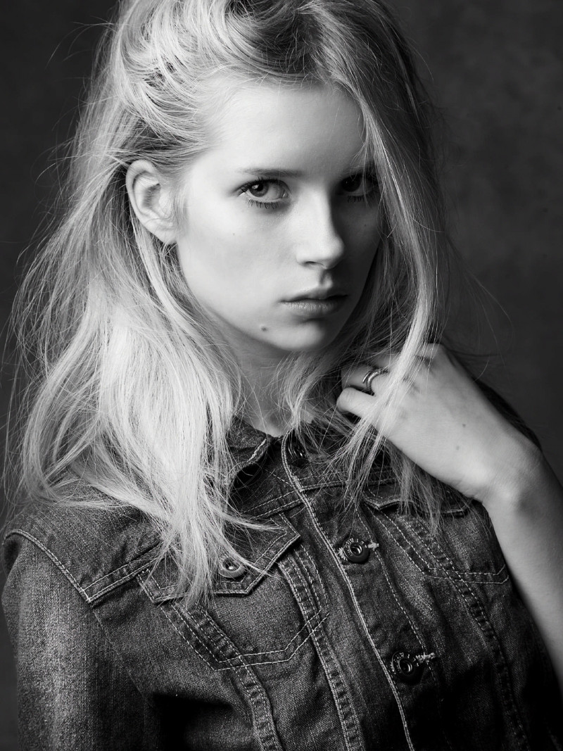 Photo of model Lottie Moss - ID 498624