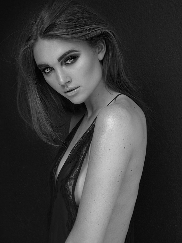 Photo of model Emma Atkins - ID 503020