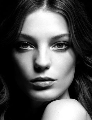 Photo of model Daria Werbowy - ID 105774