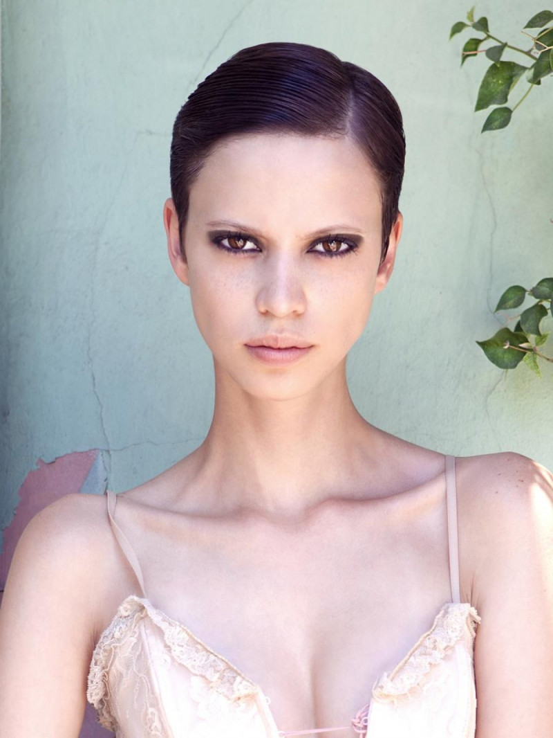 Photo of model Amanda de Oliveira Queiroz - ID 552834