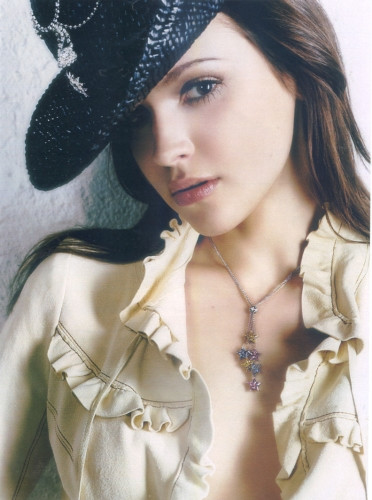 Photo of model Vika Sementsova - ID 15366