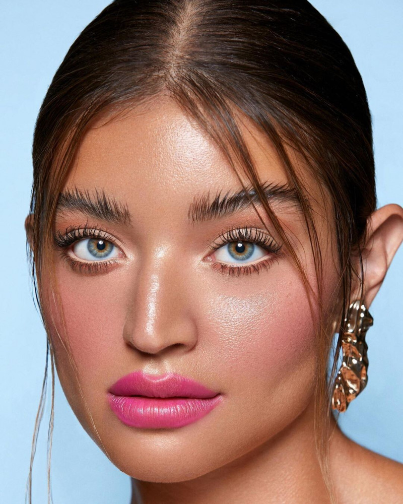 Photo of model Daniela Lopez Osorio - ID 668001