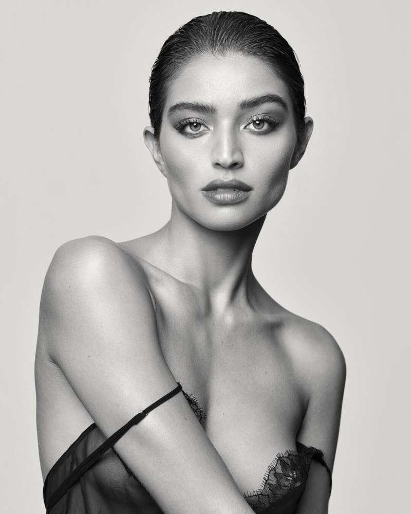 Photo of model Daniela Lopez Osorio - ID 668120