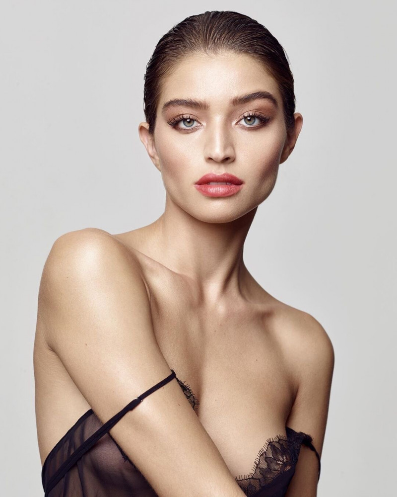 Photo of model Daniela Lopez Osorio - ID 668121