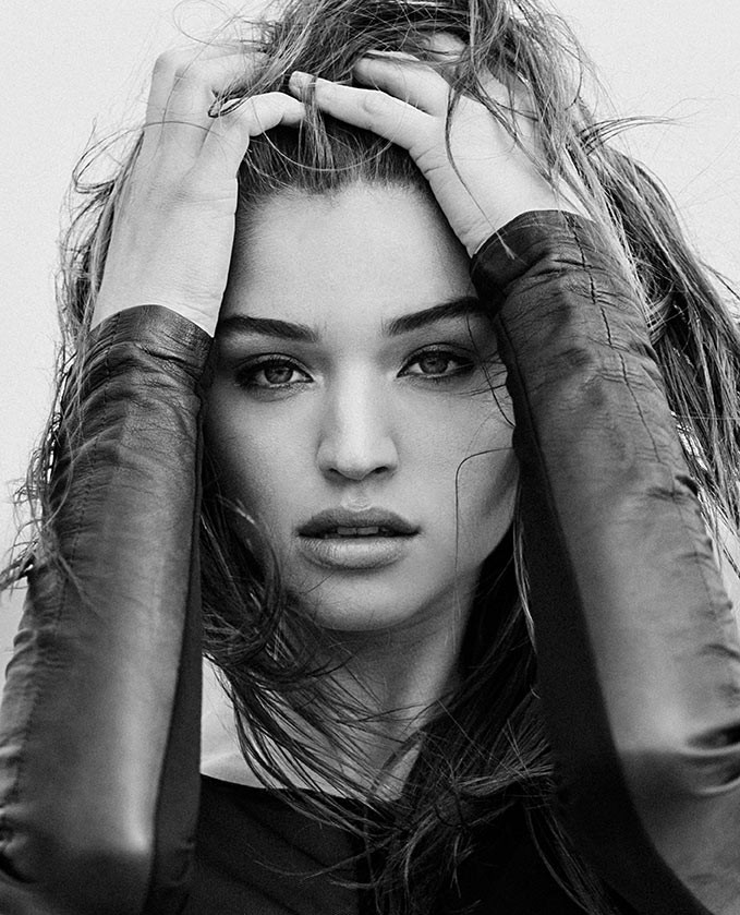 Photo of model Daniela Lopez Osorio - ID 668321