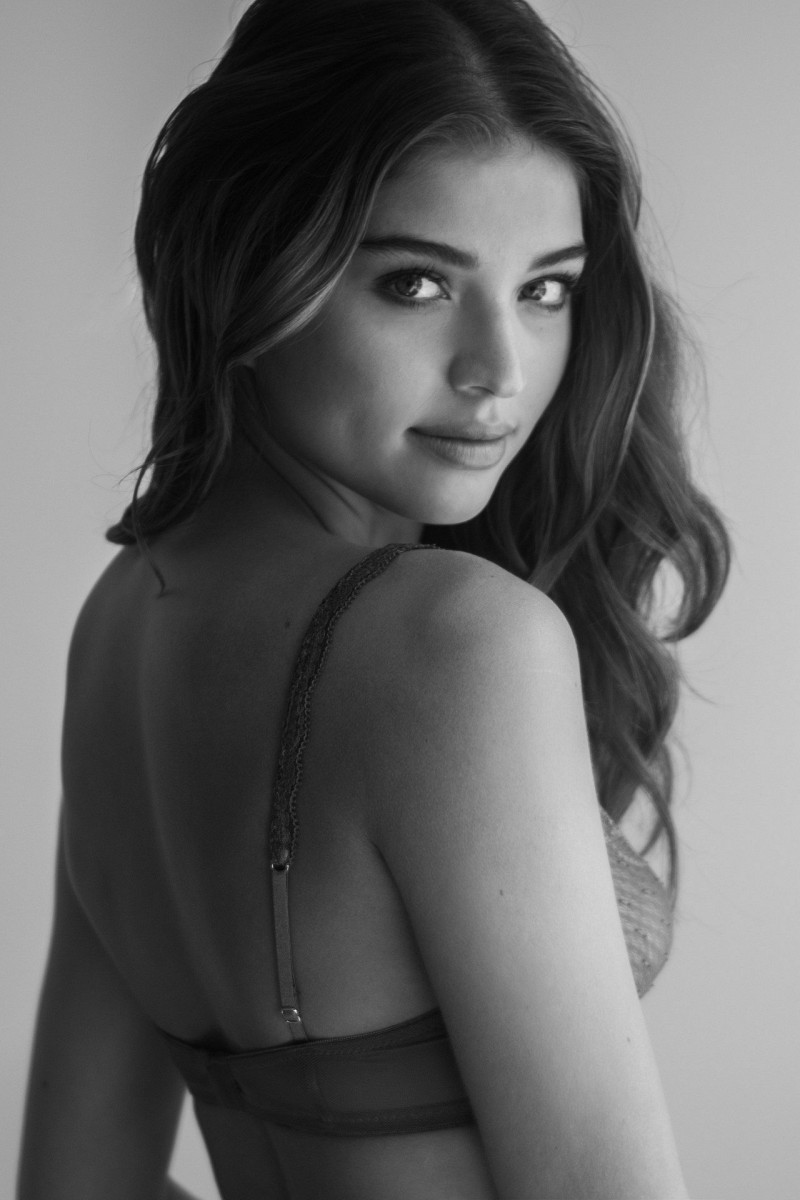 Photo of model Daniela Lopez Osorio - ID 668386