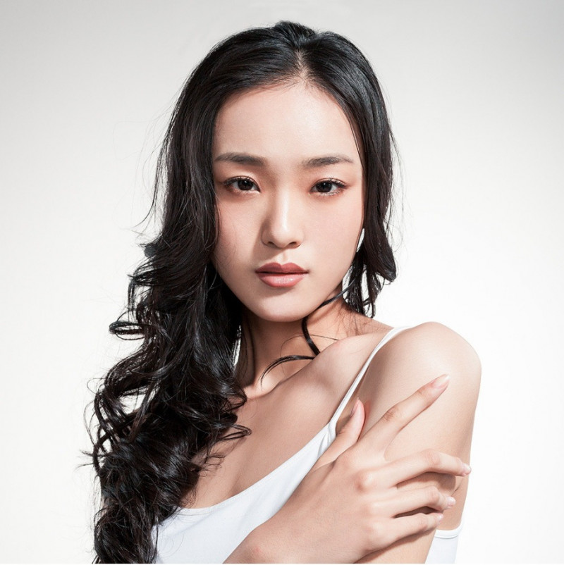 Photo of model Yue Han - ID 553584