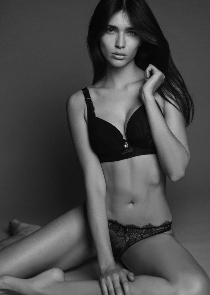 Photo of model Yazmin Escobar - ID 619462