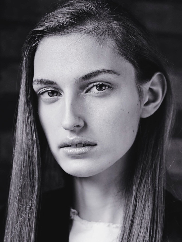 Photo of model Zoe Huxford - ID 570502