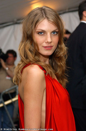 Photo of model Angela Lindvall - ID 8925