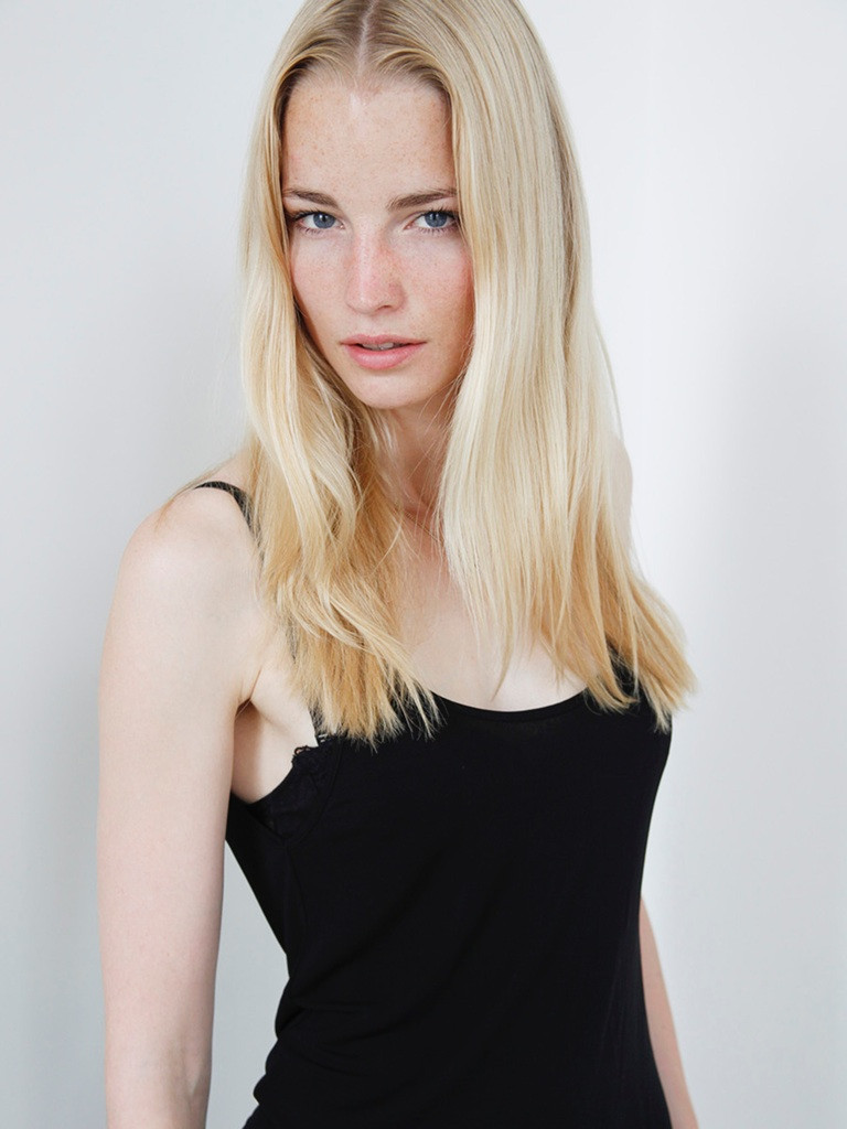 Photo of model Elise Aarnink - ID 521664