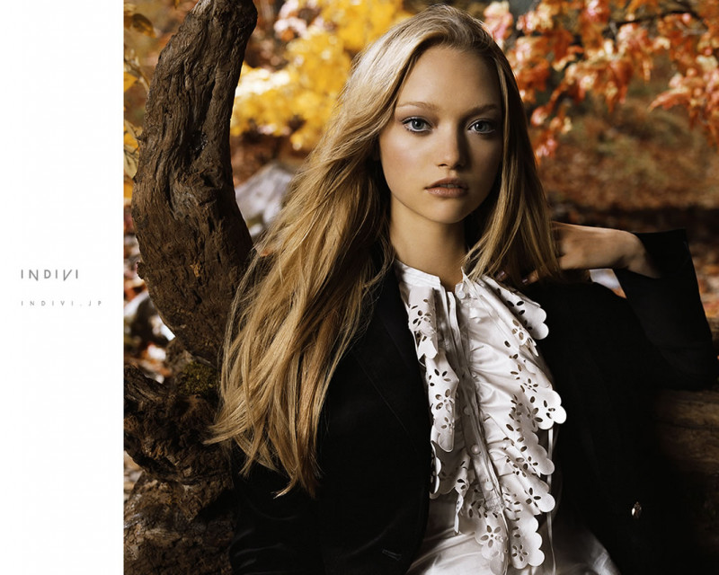 Louis Vuitton Model Gemma Ward long blonde hair wearing no make up