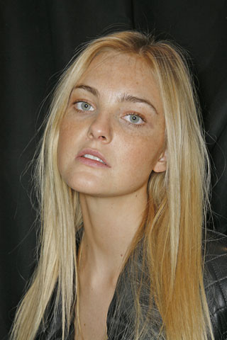 Photo of model Caroline Trentini - ID 215274