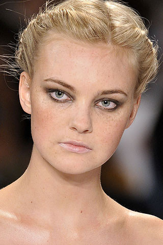 Photo of model Caroline Trentini - ID 215283