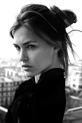 Photo of model Bar Refaeli - ID 12702