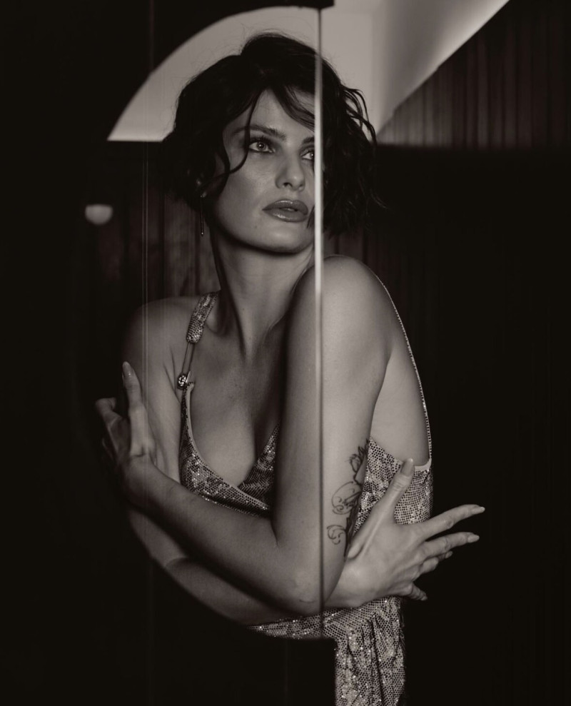Photo of model Isabeli Fontana - ID 729411