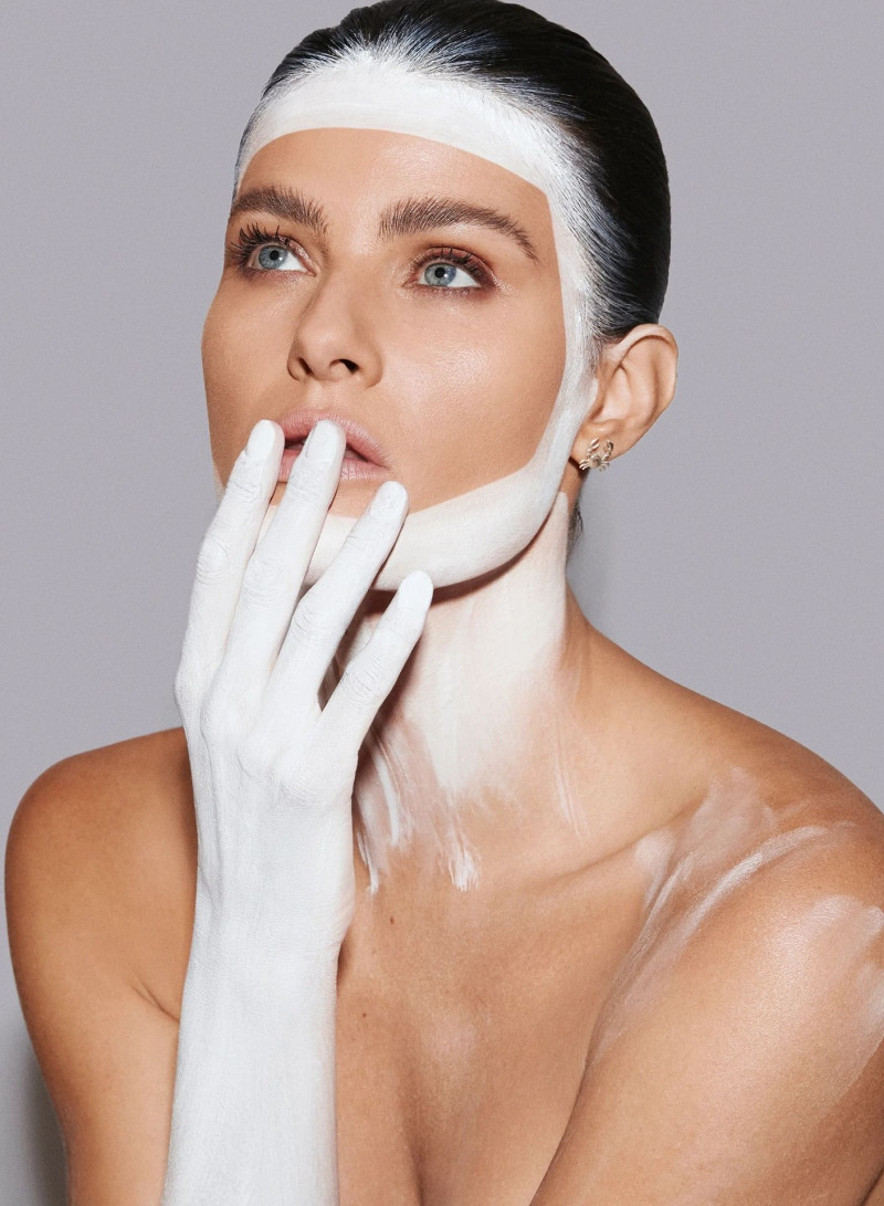 Photo of model Isabeli Fontana - ID 729420